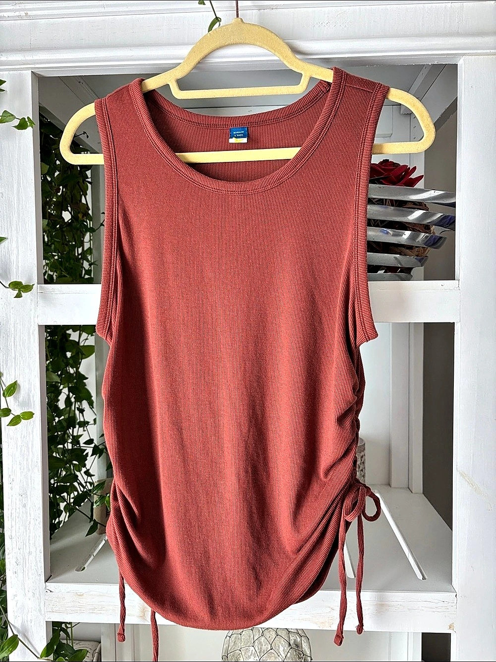 Old Navy Ruched Tank Top in Red Large Like New